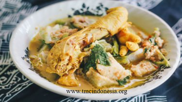 Kuliner Banyuwangi Keistimewaan Botok Tawon dan Sego Cawuk
